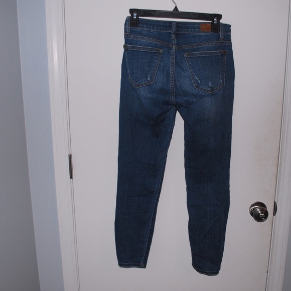 Judy Blue Distressed Relaxed Fit Jean - Picture 3 of 4